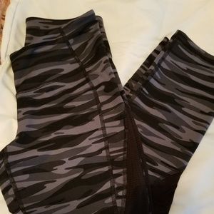 Women Old Navy Athletic Leggings size M